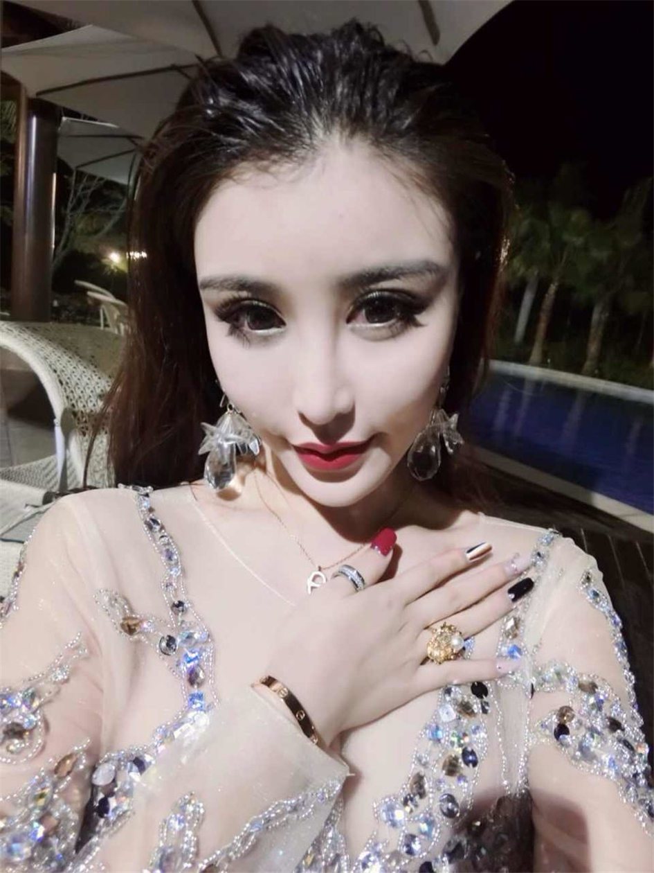 黛欣霓 性感美女火辣身材劲爆写真图