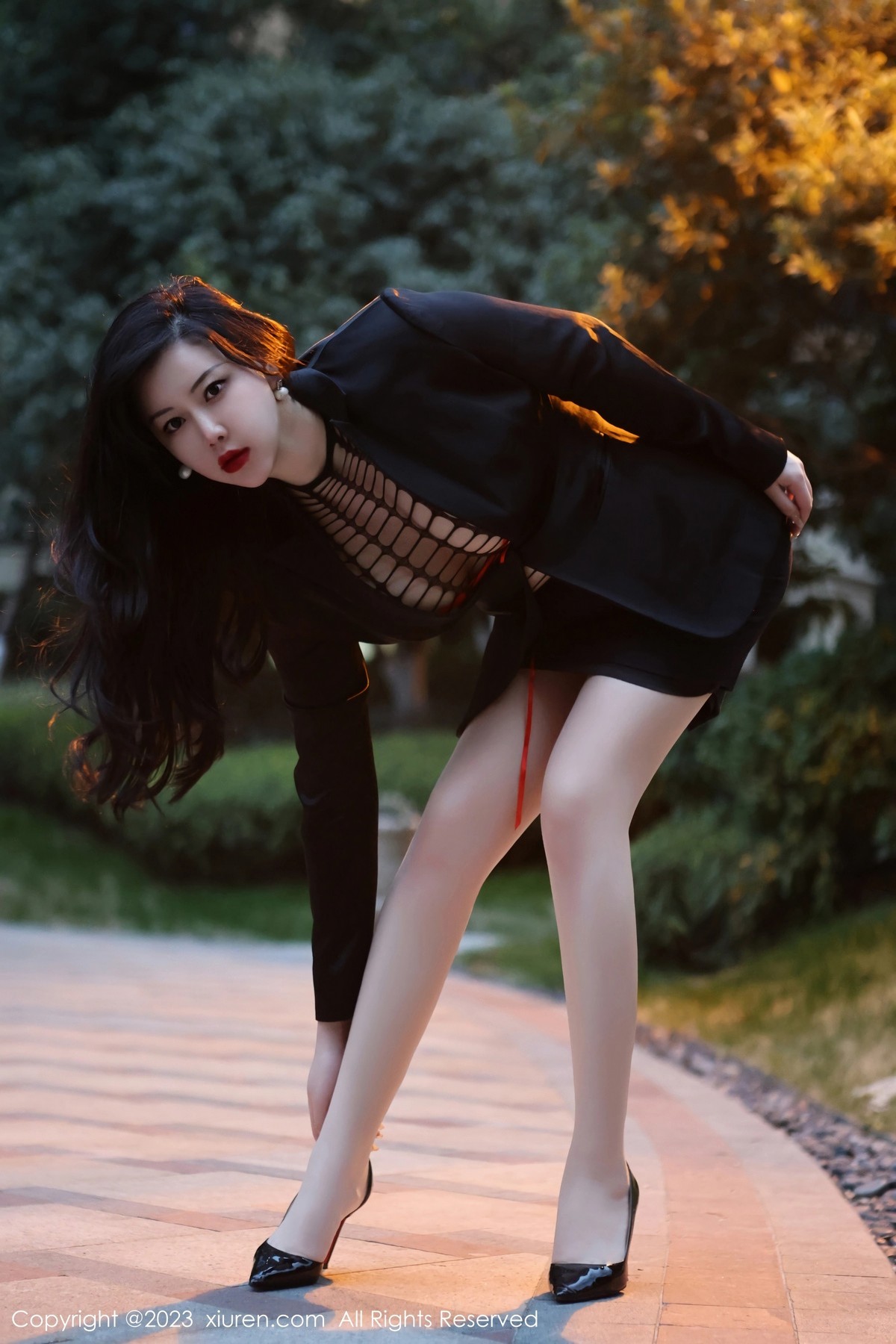 [XiuRen]高清写真图 2023.03.16 No.6421 王婉悠Queen 丝袜OL