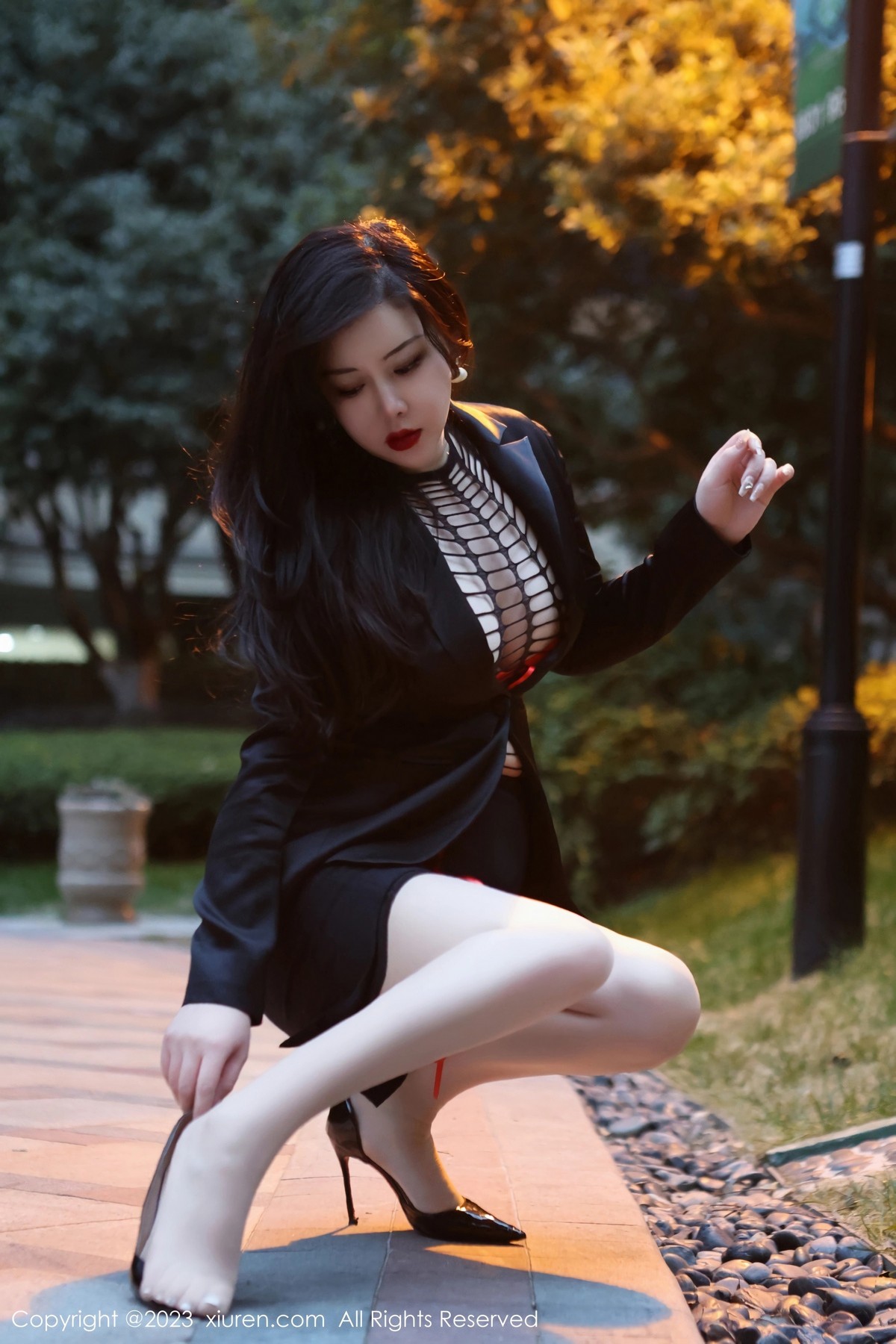 [XiuRen]高清写真图 2023.03.16 No.6421 王婉悠Queen 丝袜OL