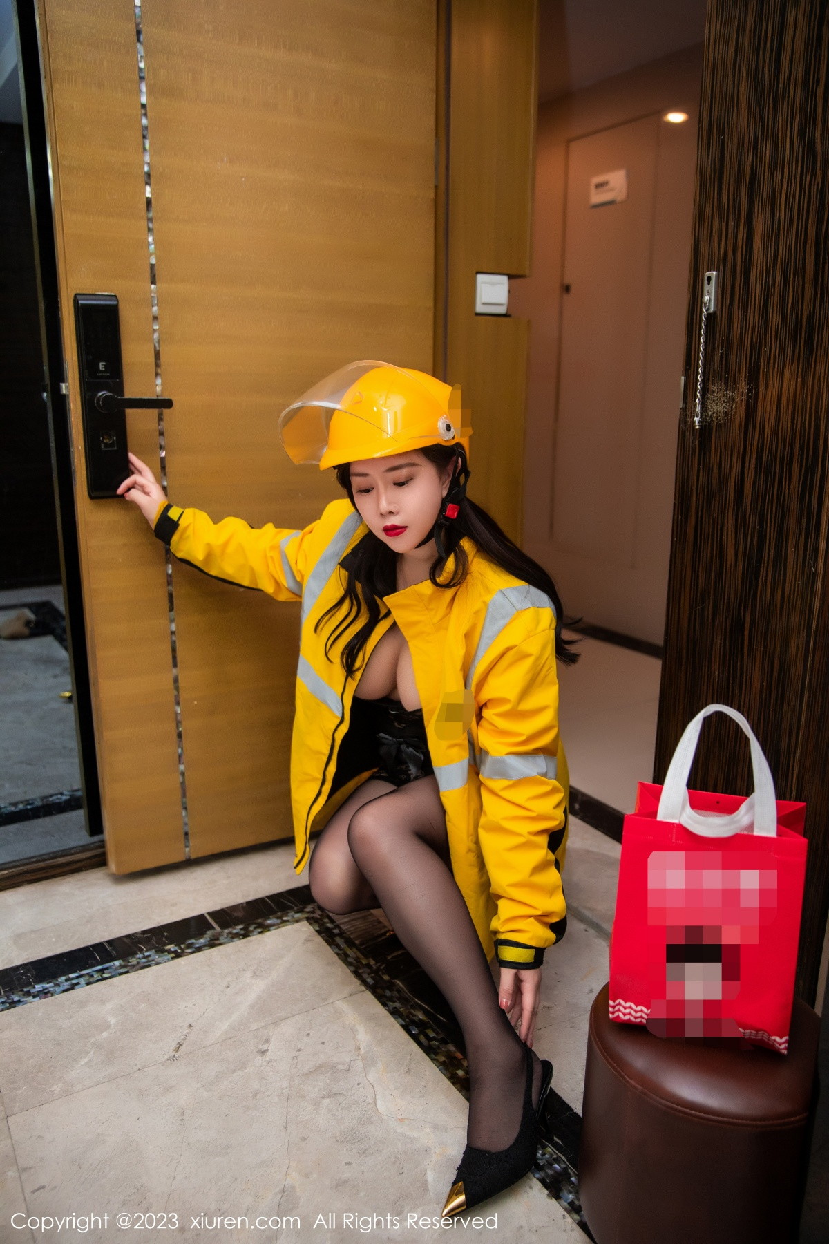 [XiuRen]高清写真图 2023.07.18 No.7093 王婉悠Queen 情趣黑丝