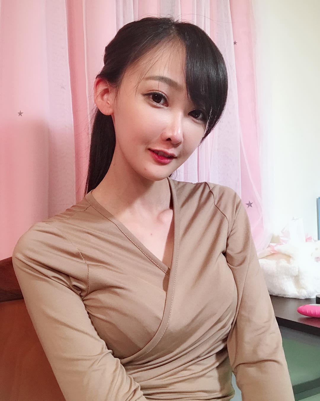 徐君荞- 21吋的小蛮腰