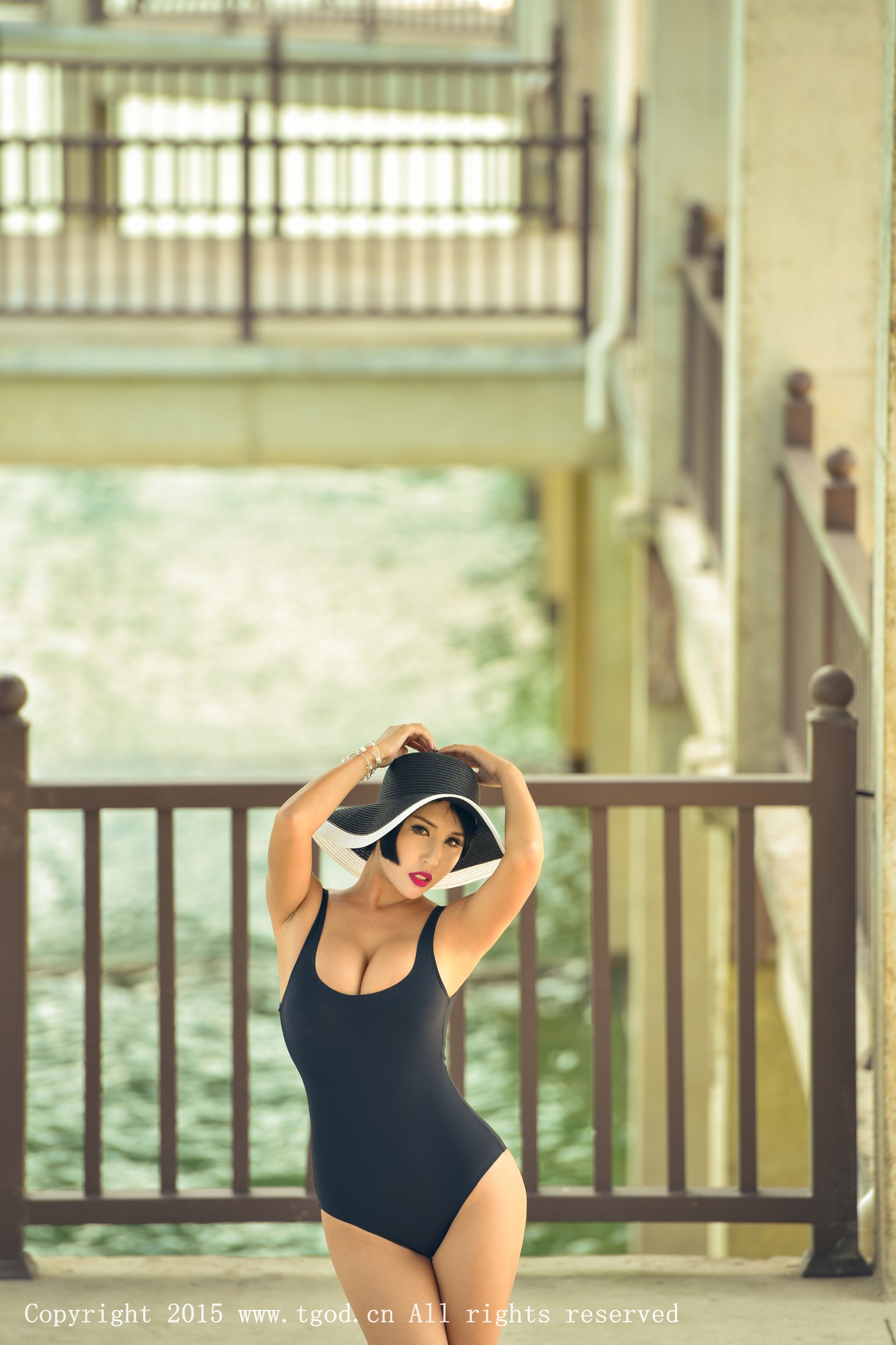 娜依灵儿 [TGOD推女神]高清写真图云曼旅拍 第三刊 ~