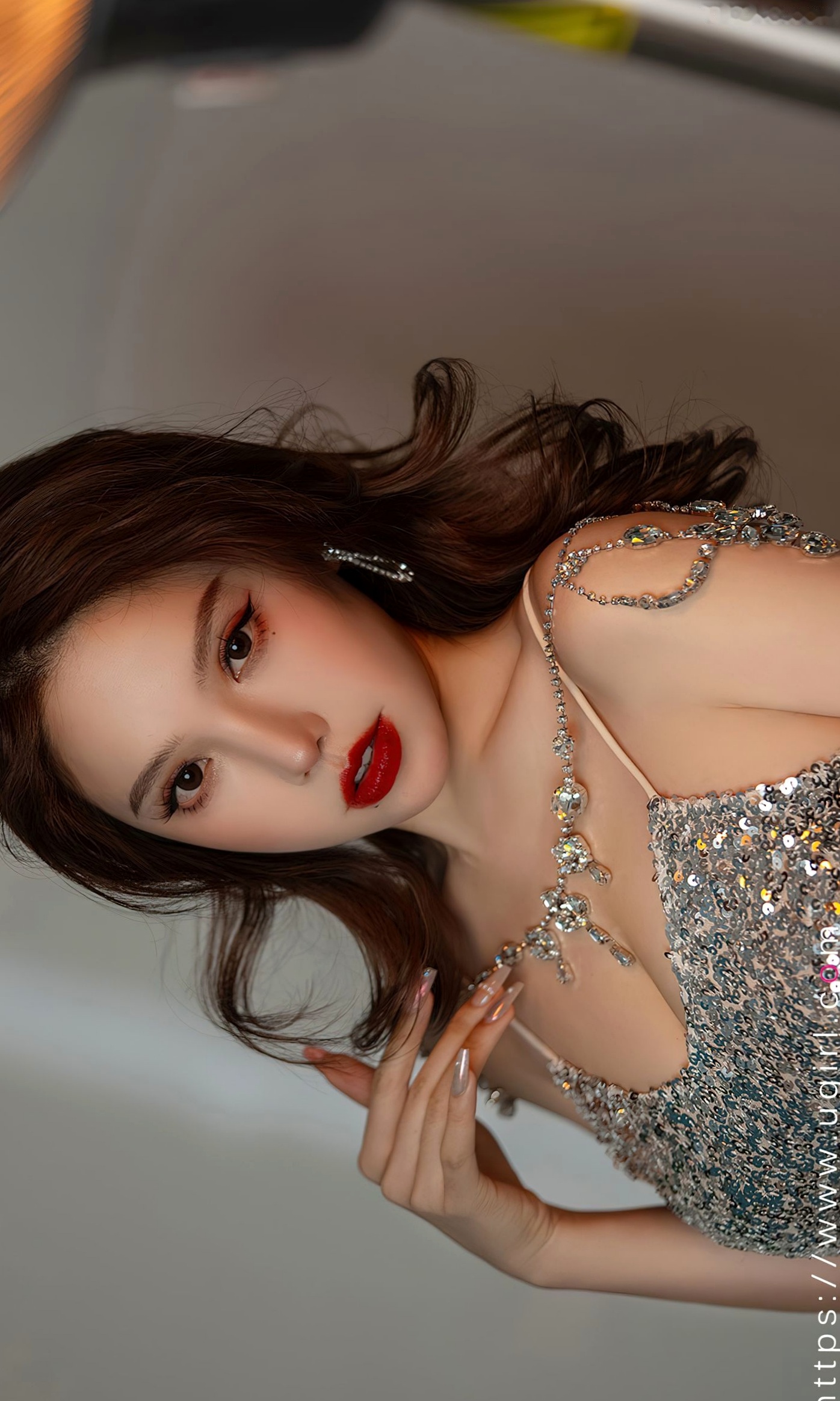 Gallery - UGirlsApp尤果圈 - Chiness Model 爱尤物 - Love Beauty -2765-妮小妖-《孤独欢喜》-闪耀亮片裙性感写真，烈焰红唇尽显惊艳高贵气质爱尤物 - Love Beauty 性感气质冷艳女神 妮小妖女神私房照_秀色女神 - image 32