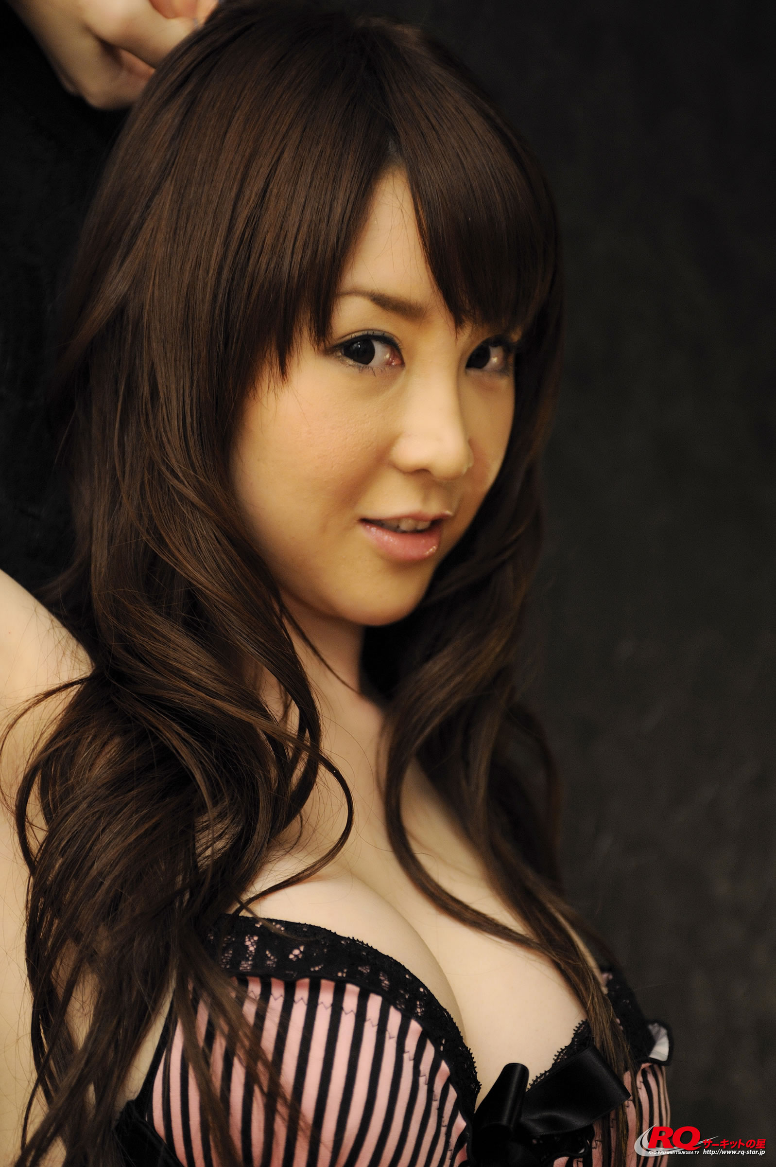 中村优子 [RQ-STAR]高清写真图NO.00128 中村优子 Swim Suits – Black x Pink