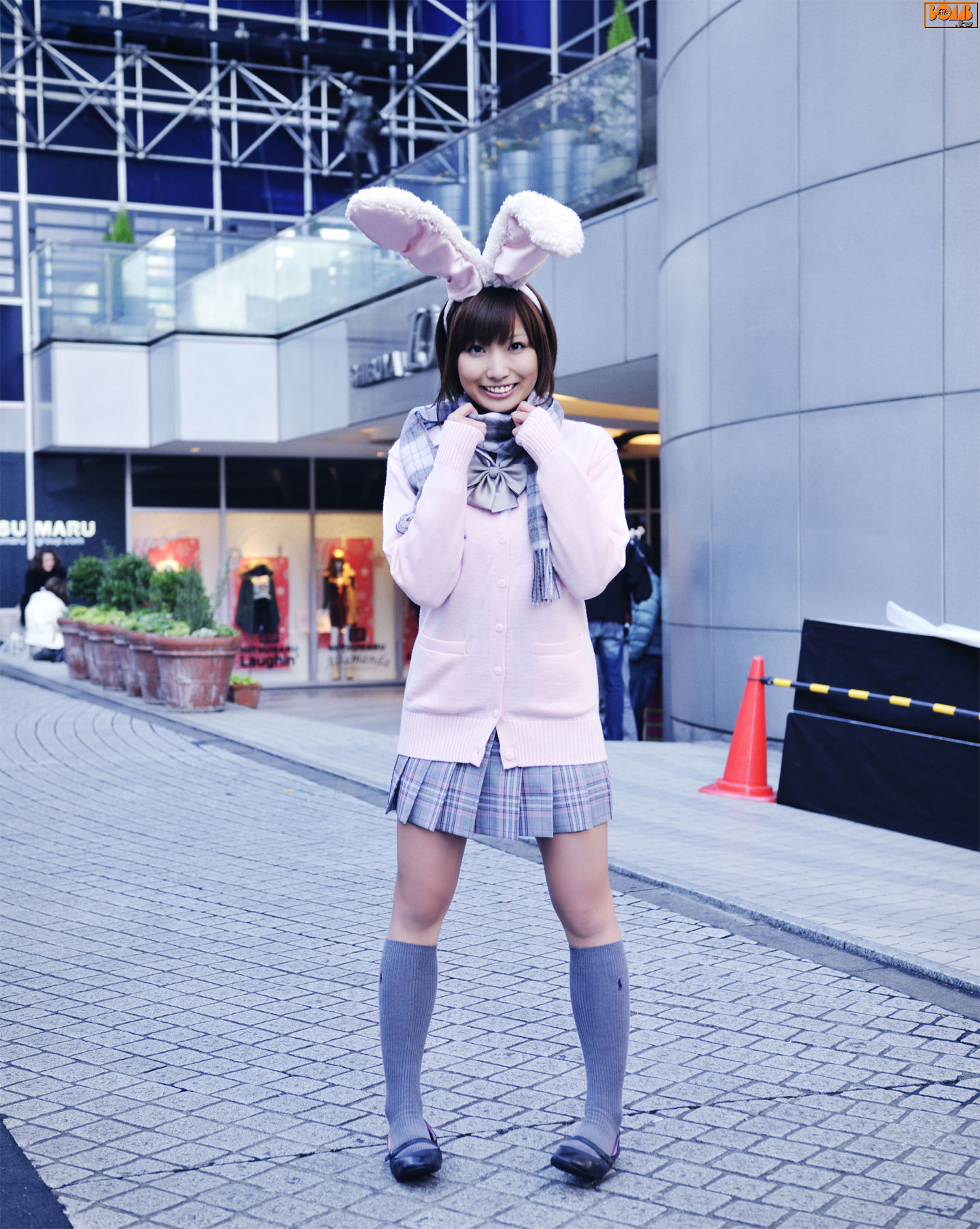 夏垣佳奈、村上友梨-[Bomb.TV]高清写真图套图写真图集Mimi Girls2011-01