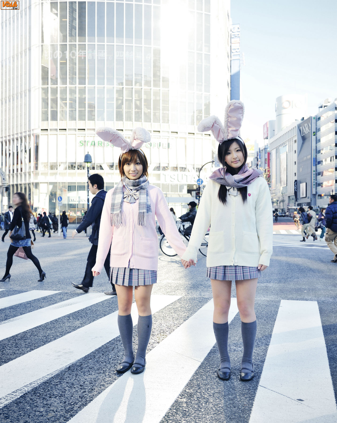 夏垣佳奈、村上友梨-[Bomb.TV]高清写真图套图写真图集Mimi Girls2011-01