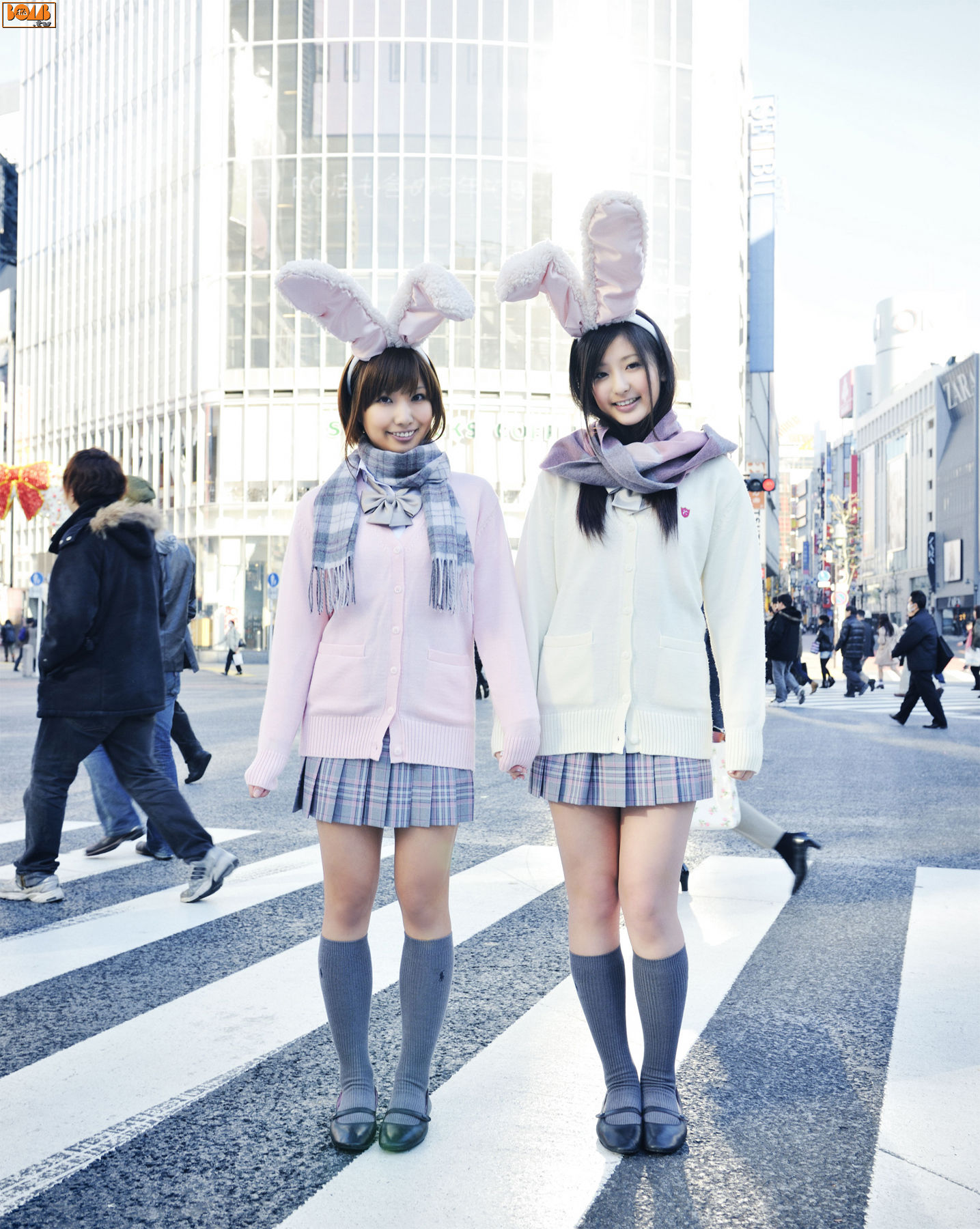 夏垣佳奈、村上友梨-[Bomb.TV]高清写真图套图写真图集Mimi Girls2011-01
