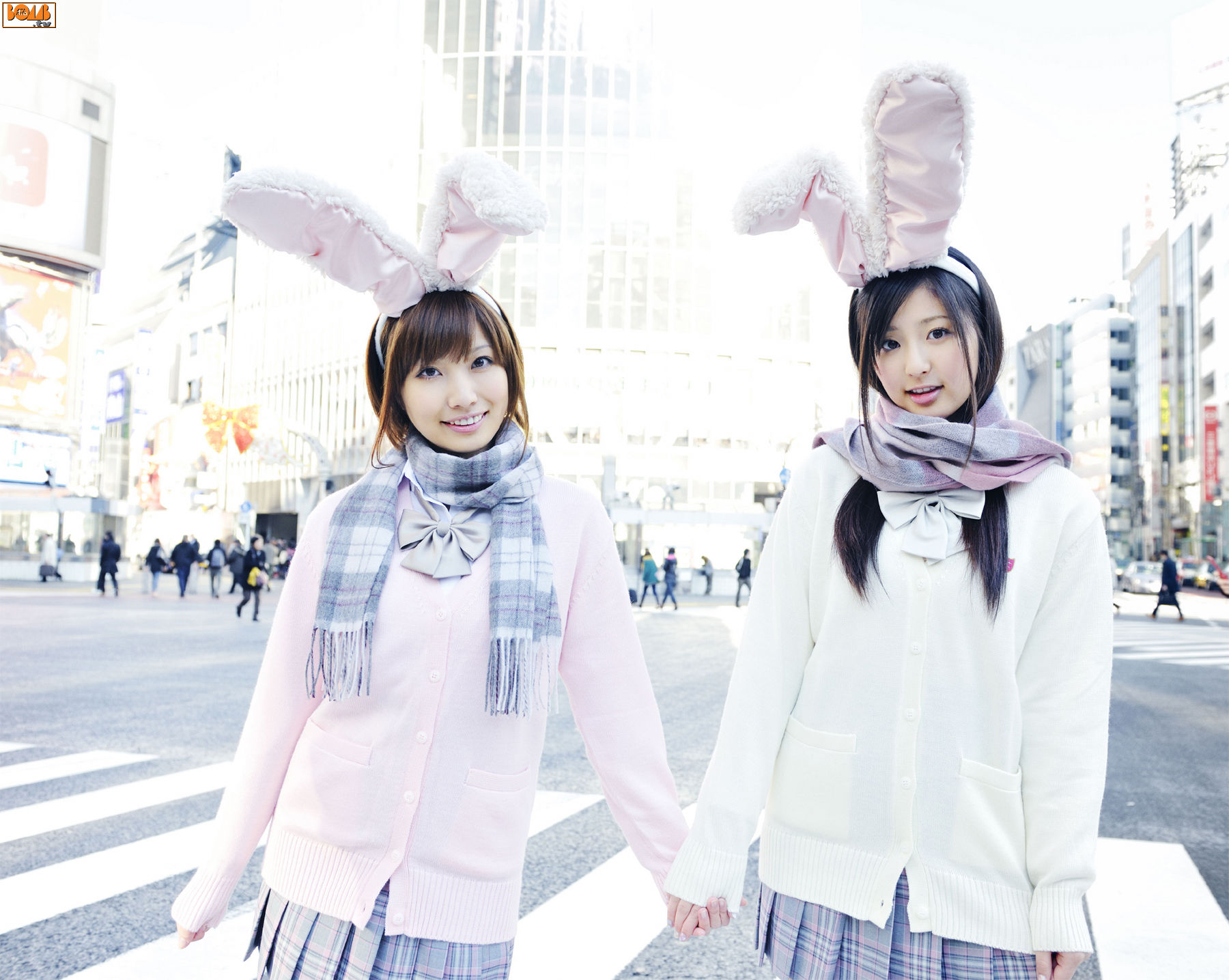 夏垣佳奈、村上友梨-[Bomb.TV]高清写真图套图写真图集Mimi Girls2011-01
