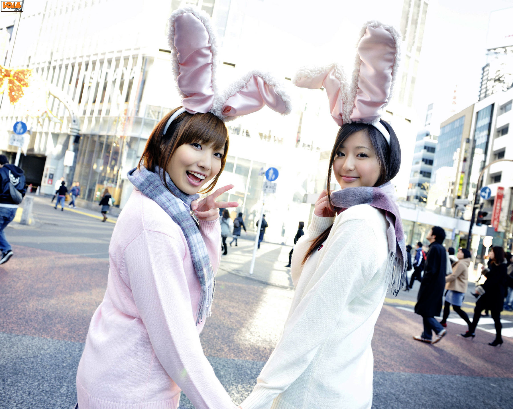 夏垣佳奈、村上友梨-[Bomb.TV]高清写真图套图写真图集Mimi Girls2011-01