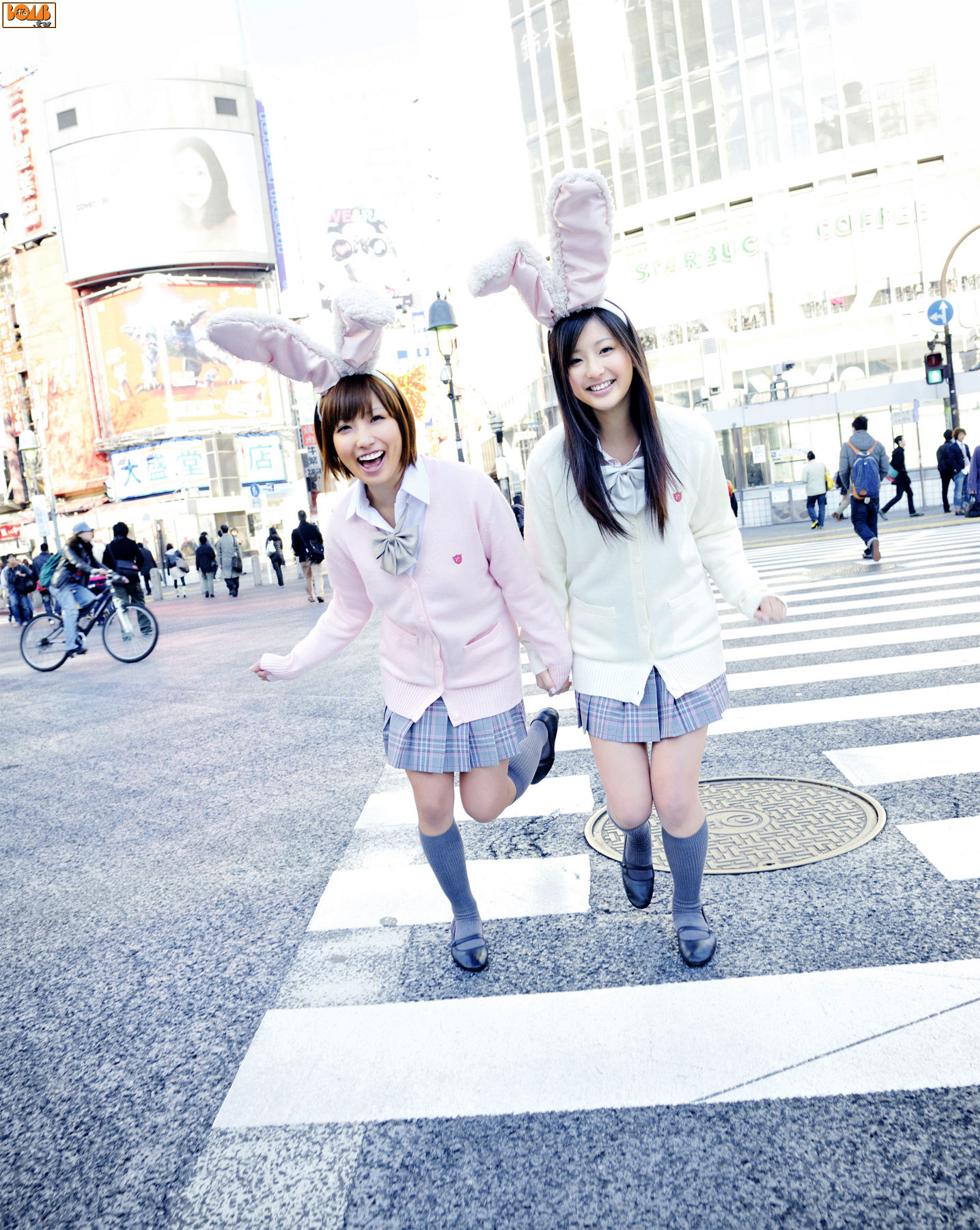 夏垣佳奈、村上友梨-[Bomb.TV]高清写真图套图写真图集Mimi Girls2011-01