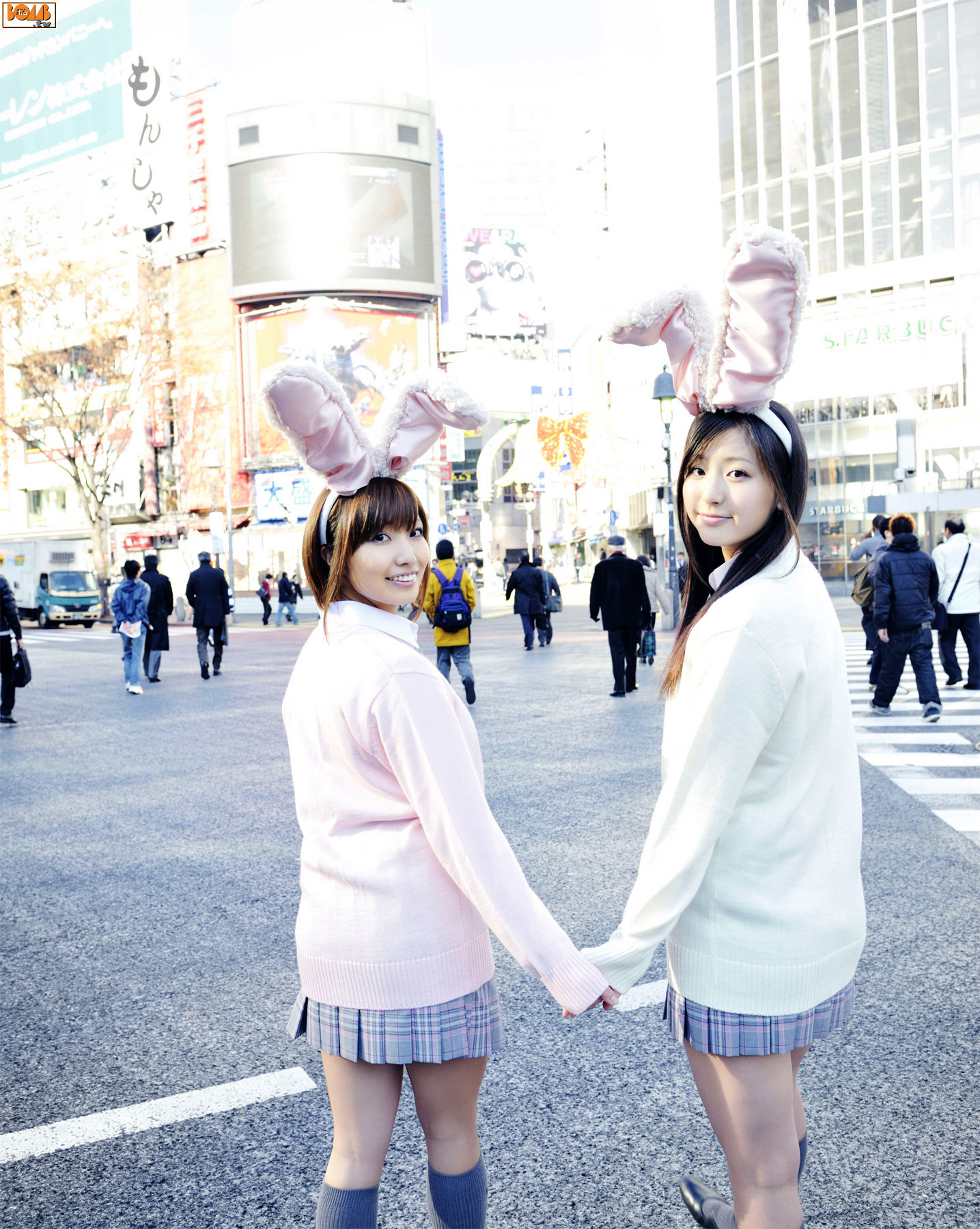 夏垣佳奈、村上友梨-[Bomb.TV]高清写真图套图写真图集Mimi Girls2011-01