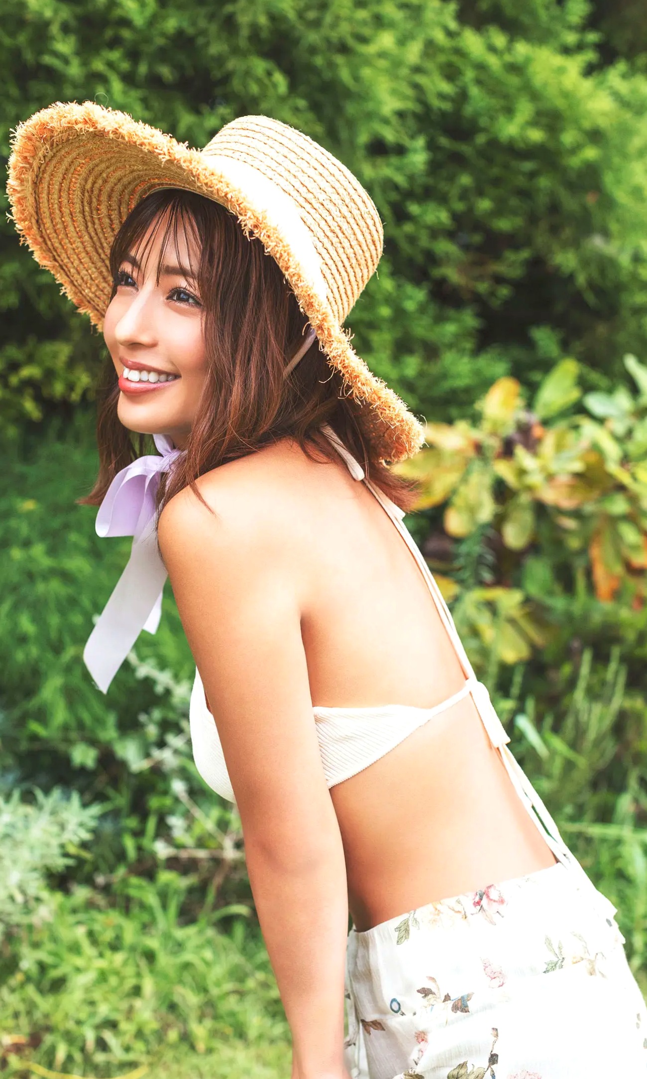 桥本梨菜 - 被写真爱着的女神 小麦色性感泳池比基尼写真 [70P]