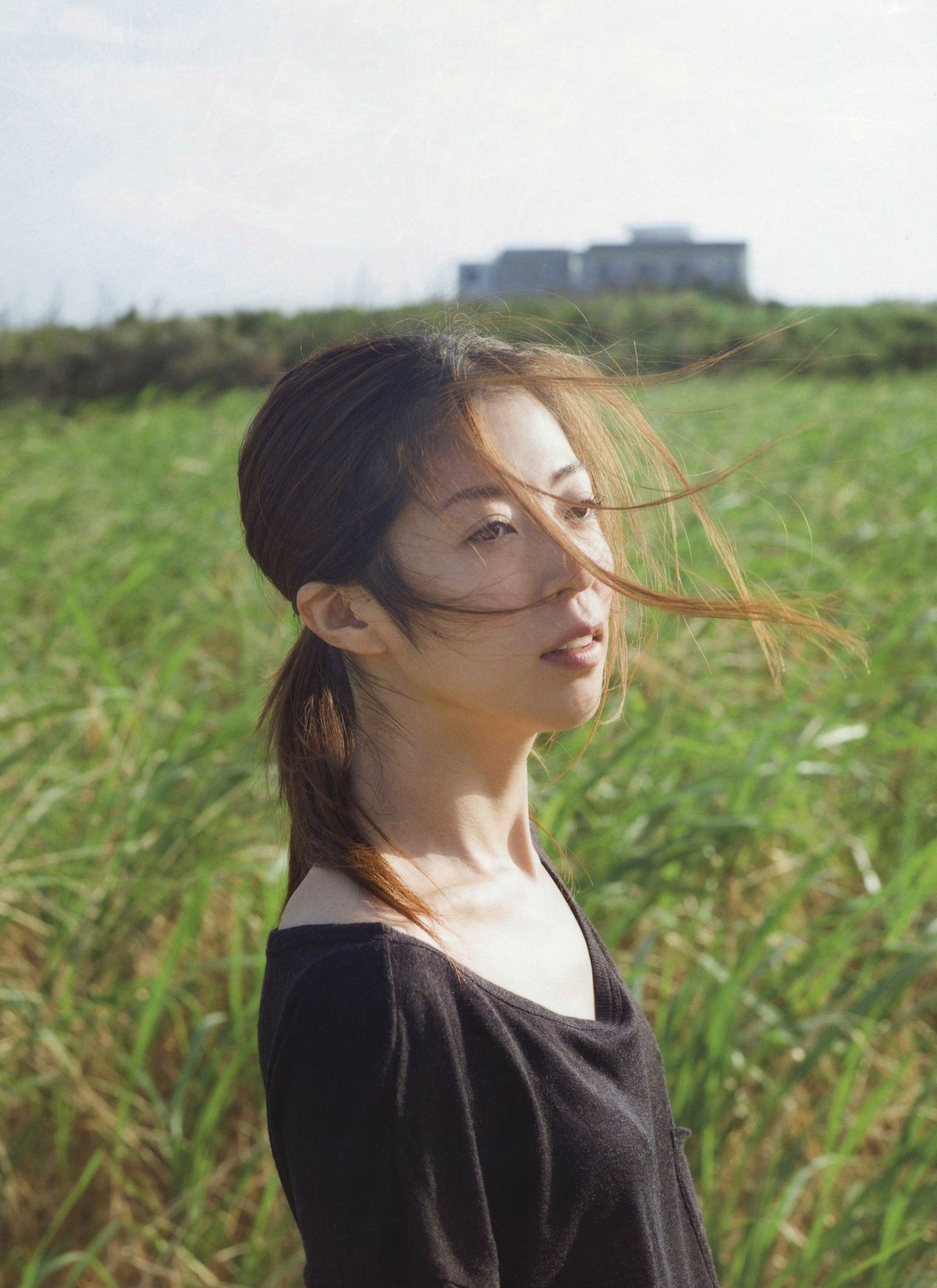 Gallery - PB写真集_中村愛美：《Lyin' Eyes》唯美纯真写真，高清捕捉自然户外与私房瞬间日本清纯私房照气质 中村爱美女神私房照_秀色女神 - image 45