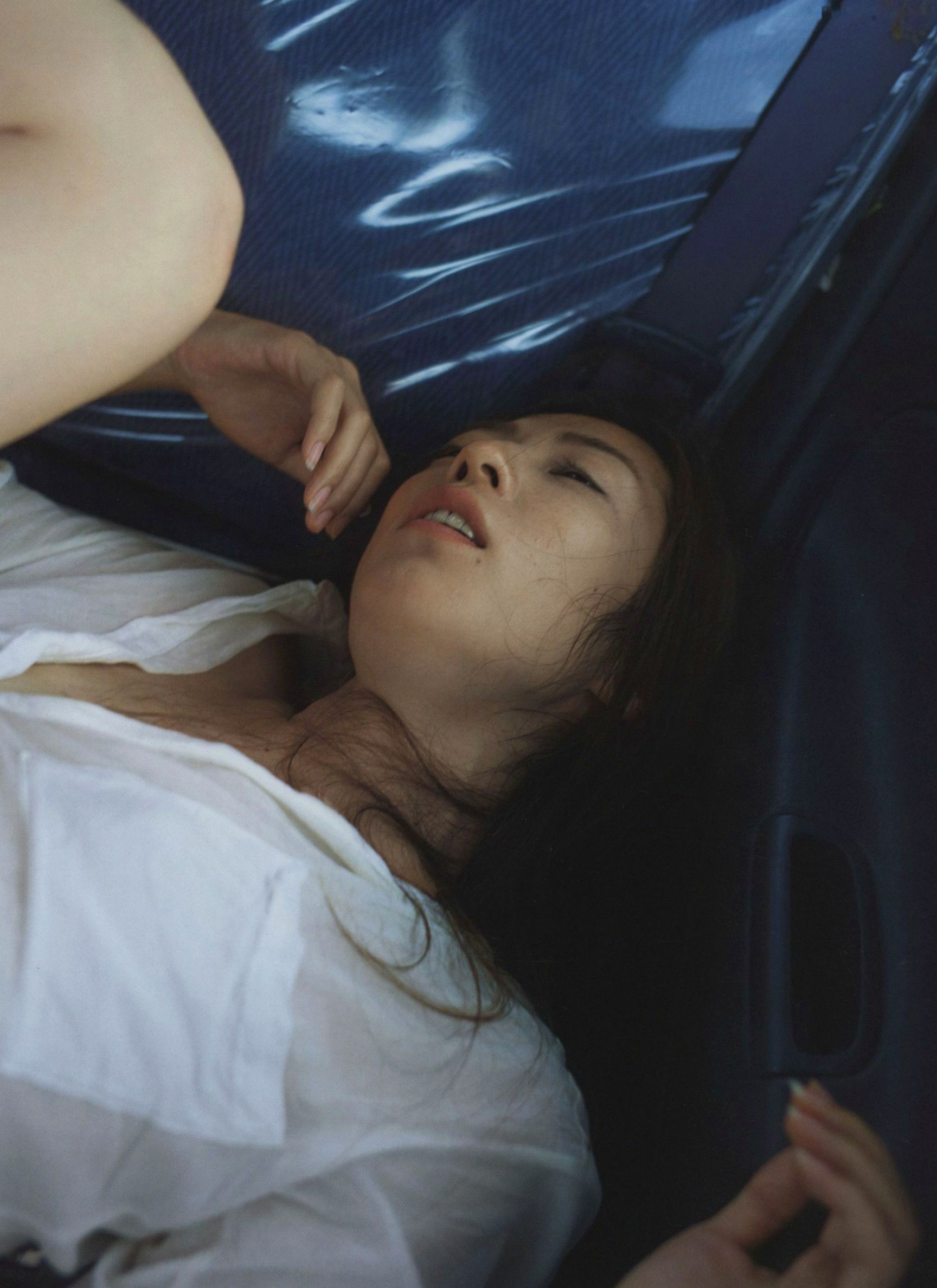 Gallery - PB写真集_中村愛美：《Lyin' Eyes》唯美纯真写真，高清捕捉自然户外与私房瞬间日本清纯私房照气质 中村爱美女神私房照_秀色女神 - image 93
