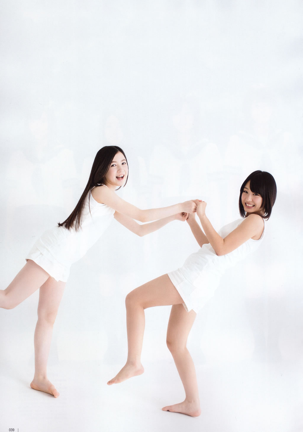 [UTB]高清写真图2015.05 西野七瀬 高柳明音 込山榛香 伊藤万理華 鞘師里保 鈴木愛理 岡井千聖 + 别册付録 白石麻衣 中元日芽香 深川麻衣 和田まあやの