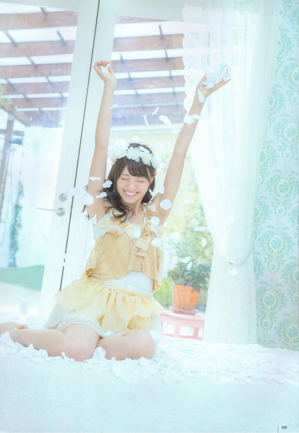 [UTB]高清写真图2015.05 西野七瀬 高柳明音 込山榛香 伊藤万理華 鞘師里保 鈴木愛理 岡井千聖 + 别册付録 白石麻衣 中元日芽香 深川麻衣 和田まあやの