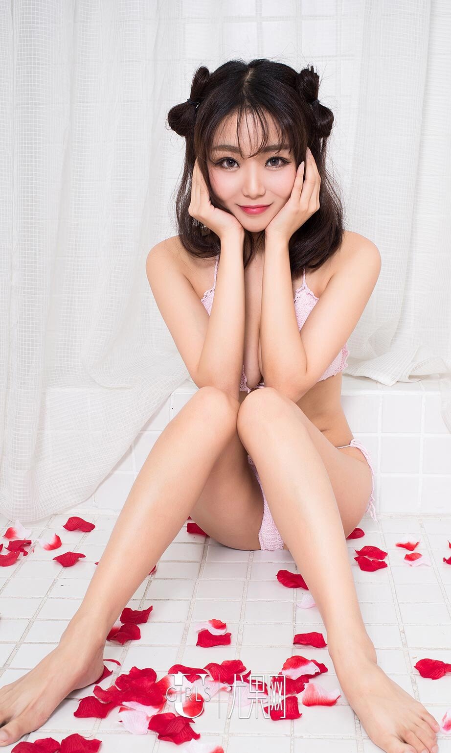 空灵惑 [爱尤物]高清写真图VOL.407 特殊的房客服务Ⅱ