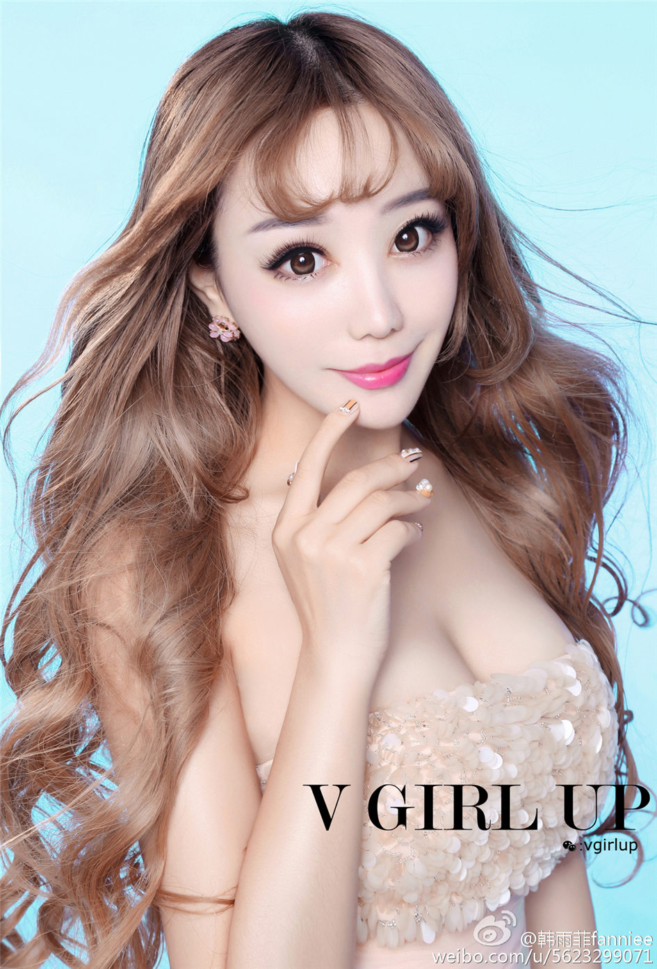 韩雨菲fanniee 平面模特性感个性写真图片