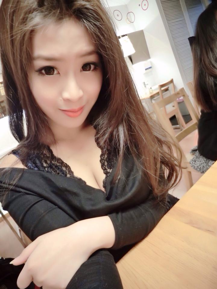 Yumi-脸蛋正身材凶的正妹