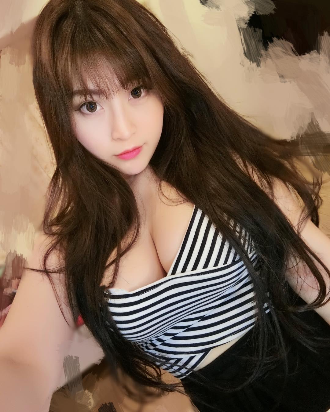台湾极品妹子Yumi.K 身材超好的私房照