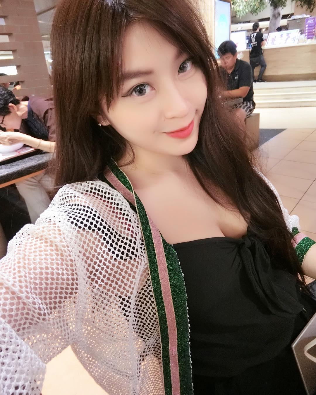 台湾极品妹子Yumi.K 身材超好的私房照