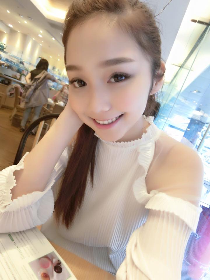 陈蕴予 令人怦然心动的美腿甜心