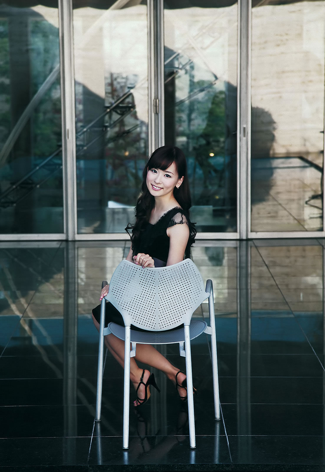 [Weekly Playboy]高清写真图2012 No.01-02 AKB48 横山ルリカ 佐藤寛子 西田有沙 仲村みう 吉木りさ