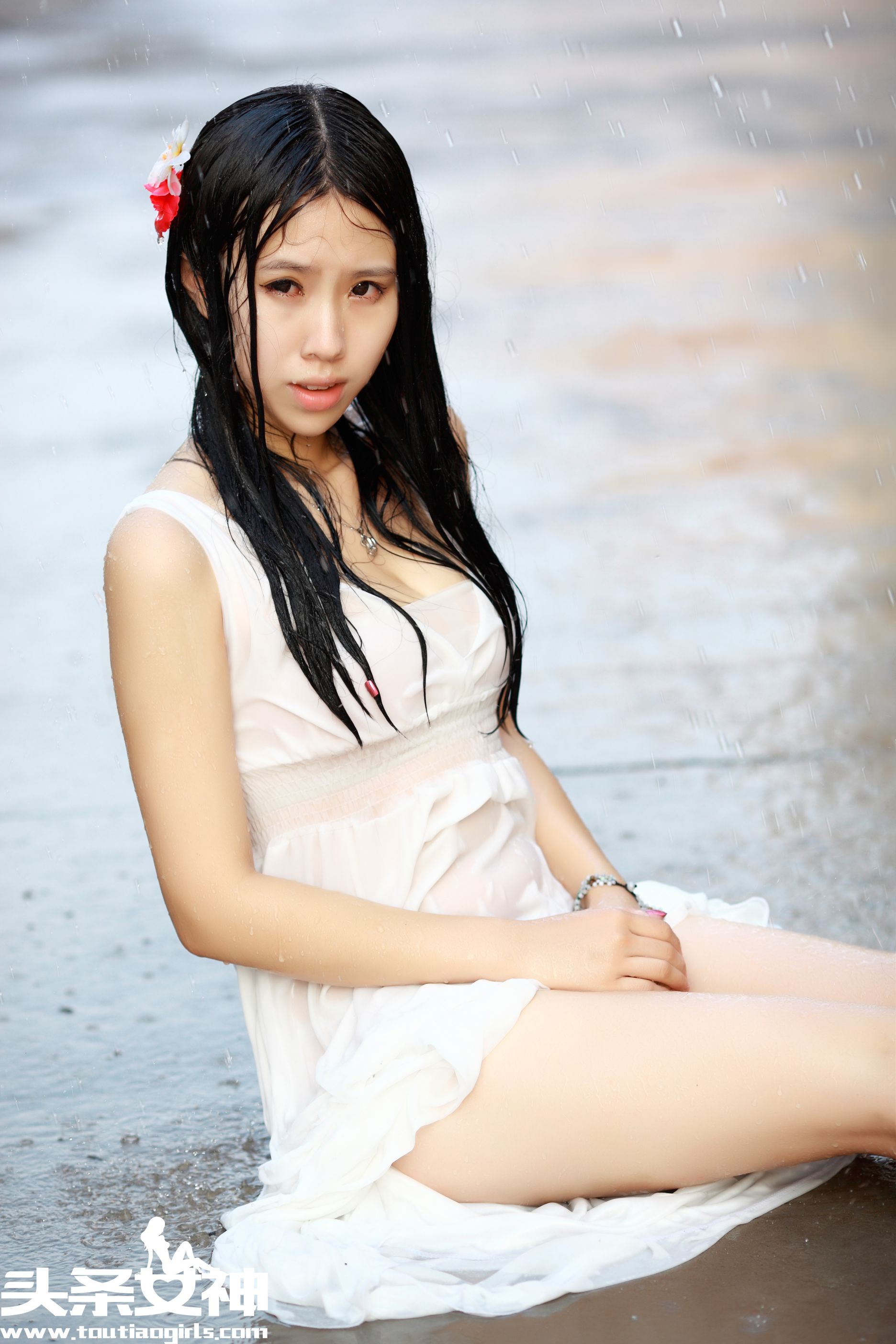 琪琪 [TouTiao头条女神]高清写真图2016-08-06 异域萝莉