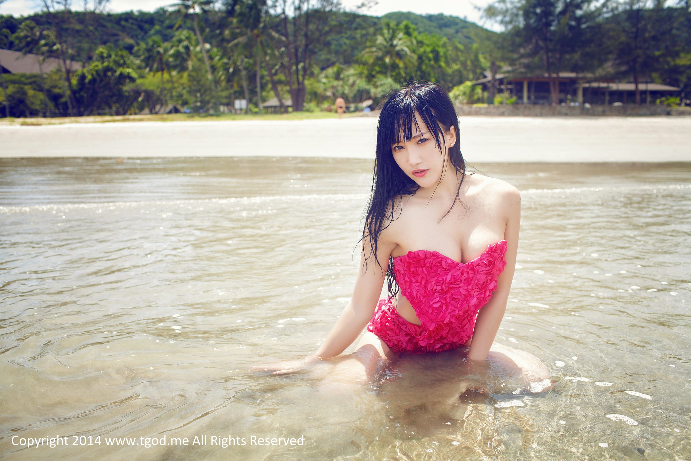 杨上萱 [TGOD推女神]高清写真图娇艳的玫瑰 沙巴系列～