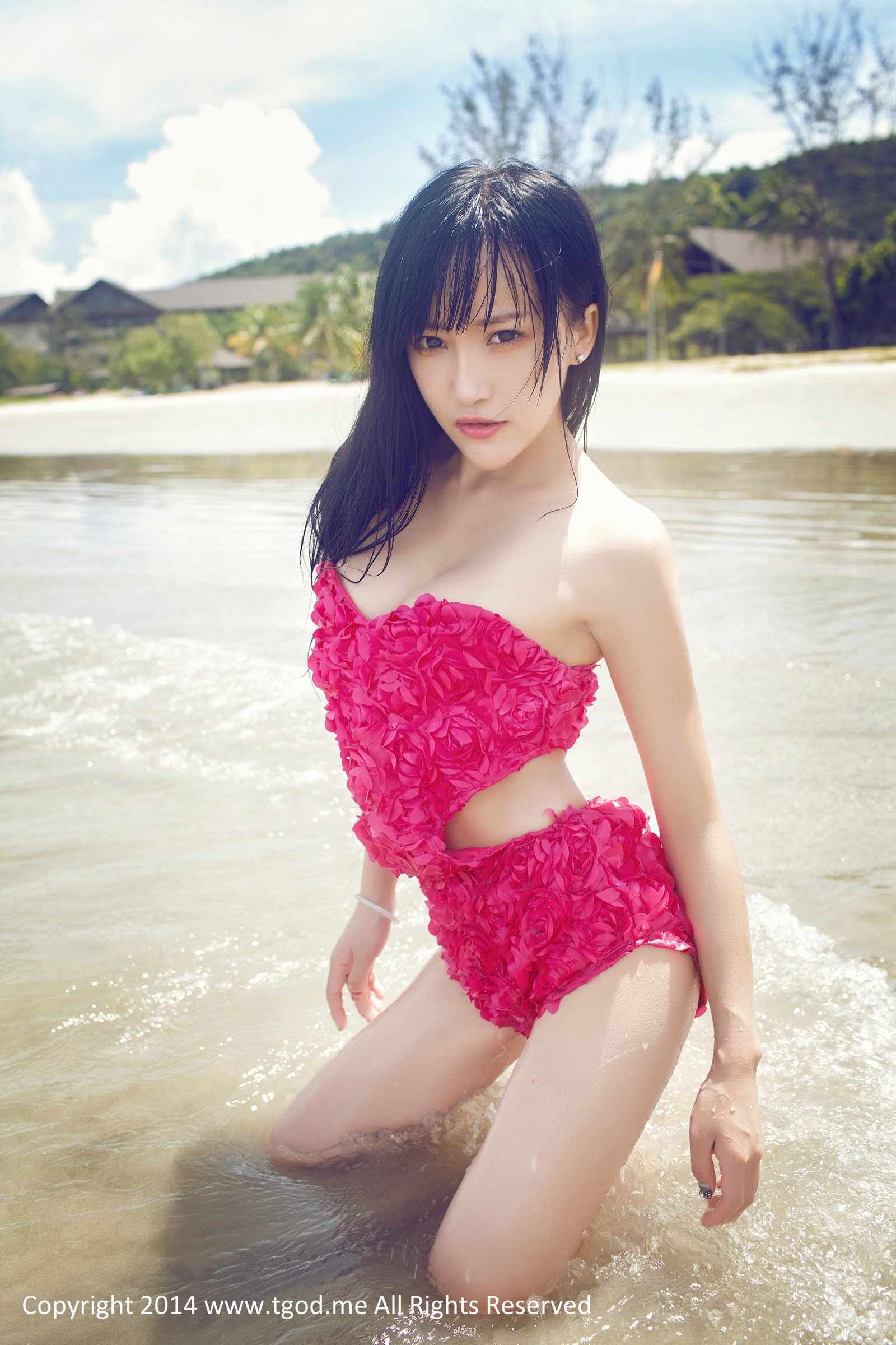 杨上萱 [TGOD推女神]高清写真图娇艳的玫瑰 沙巴系列～