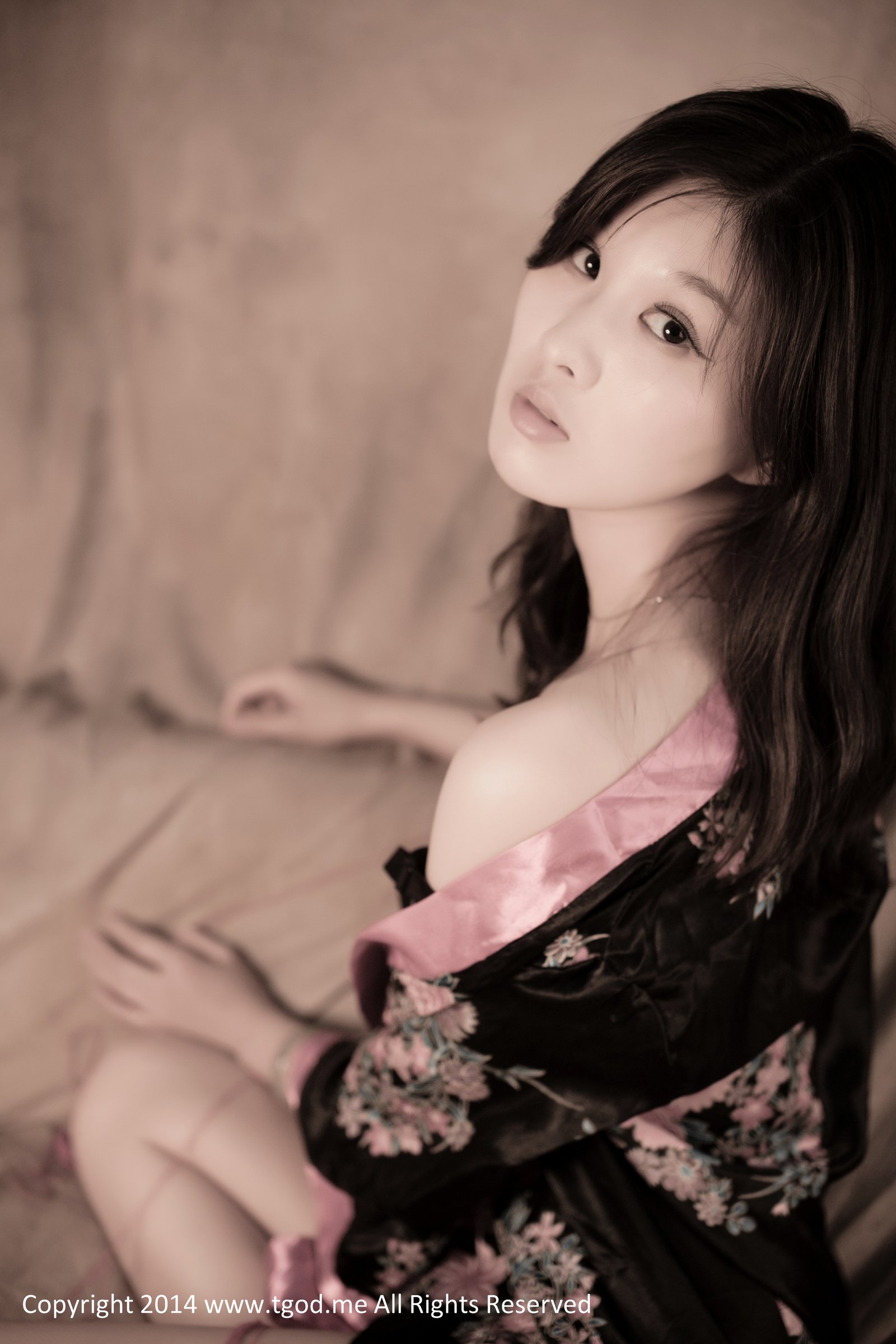 槿馨 [TGOD推女神]高清写真图优雅！蜜桃成熟时【现役空姐】 ~
