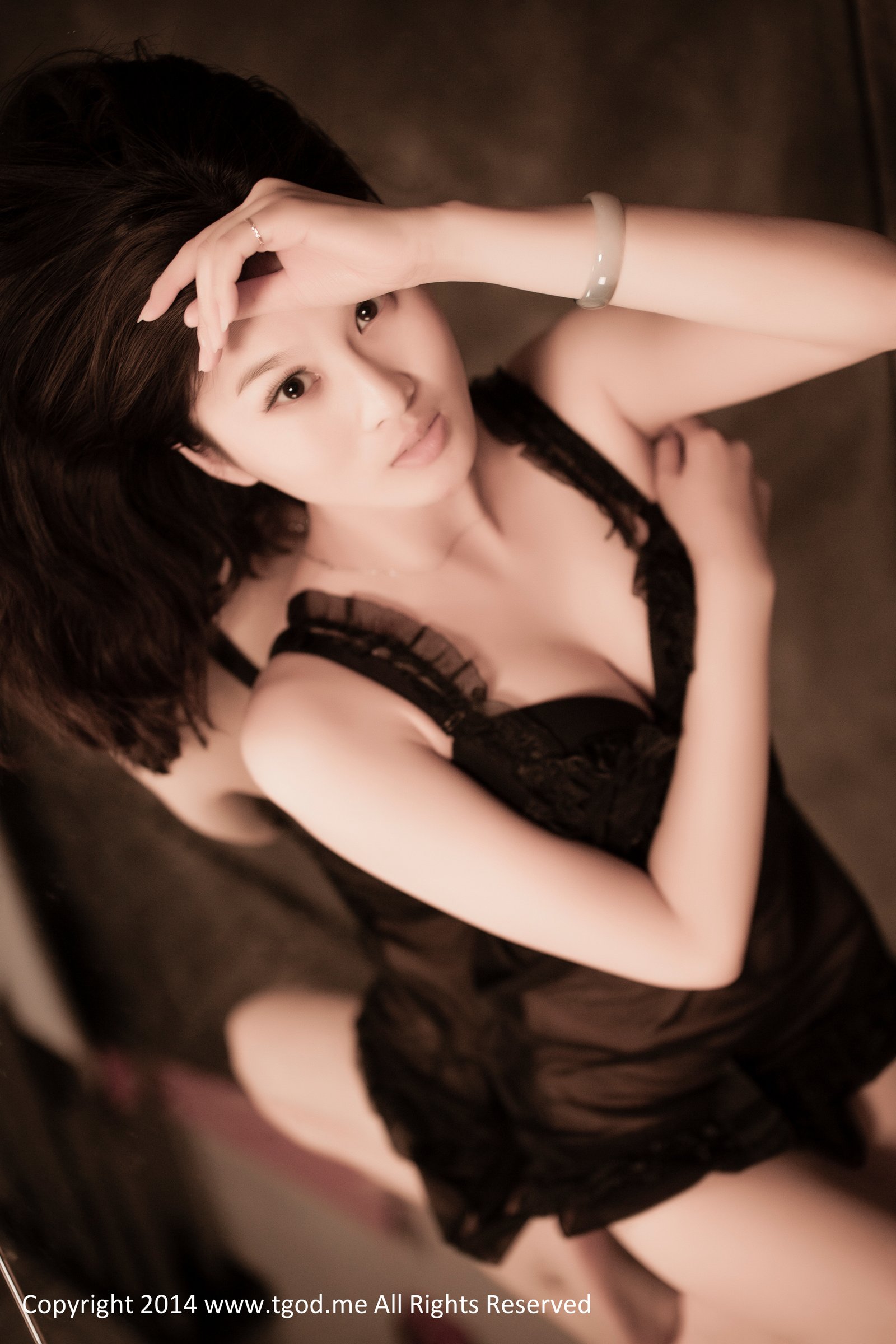 槿馨 [TGOD推女神]高清写真图优雅！蜜桃成熟时【现役空姐】 ~
