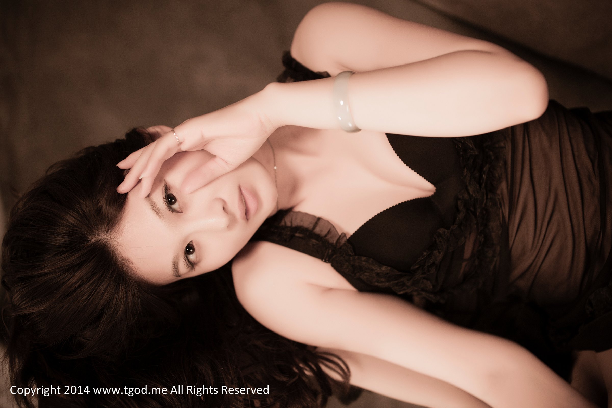 槿馨 [TGOD推女神]高清写真图优雅！蜜桃成熟时【现役空姐】 ~