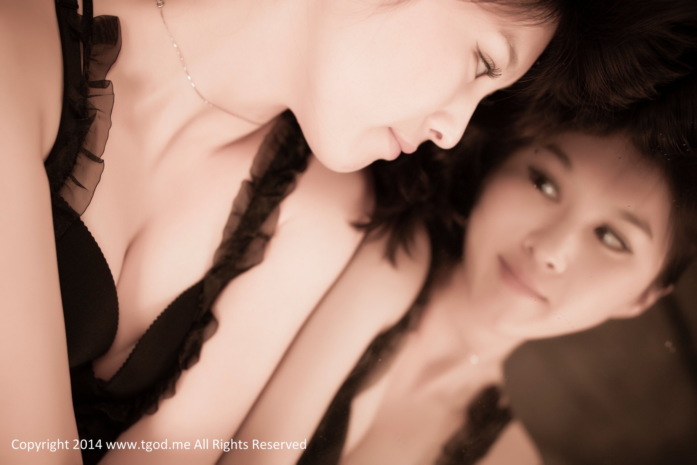槿馨 [TGOD推女神]高清写真图优雅！蜜桃成熟时【现役空姐】 ~