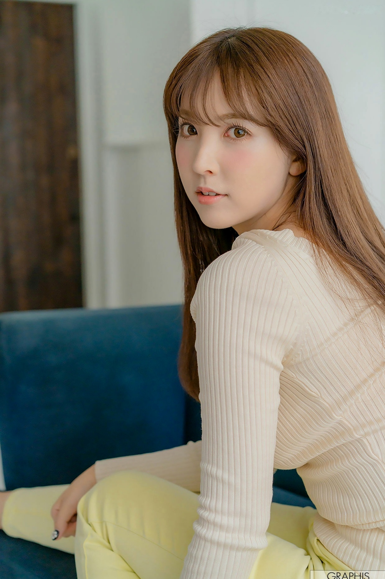 Gallery - Graphis_三上悠亜《Sweet Smile》写真集，性感内衣与时尚礼服诱惑，日本女神绝美诱人美图日本性感诱惑女神内衣 三上悠亚女神私房照_秀色女神 - image 8