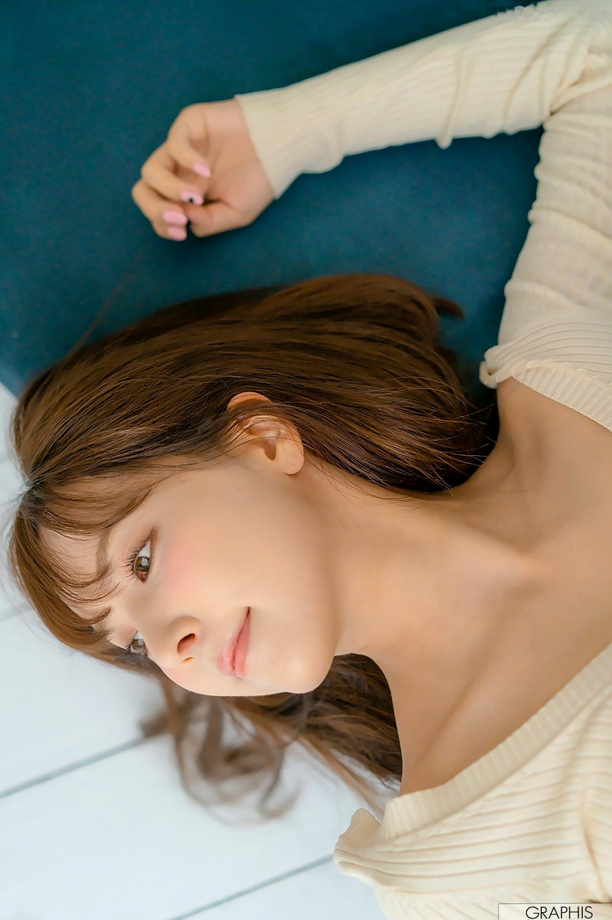 Gallery - Graphis_三上悠亜《Sweet Smile》写真集，性感内衣与时尚礼服诱惑，日本女神绝美诱人美图日本性感诱惑女神内衣 三上悠亚女神私房照_秀色女神 - image 18