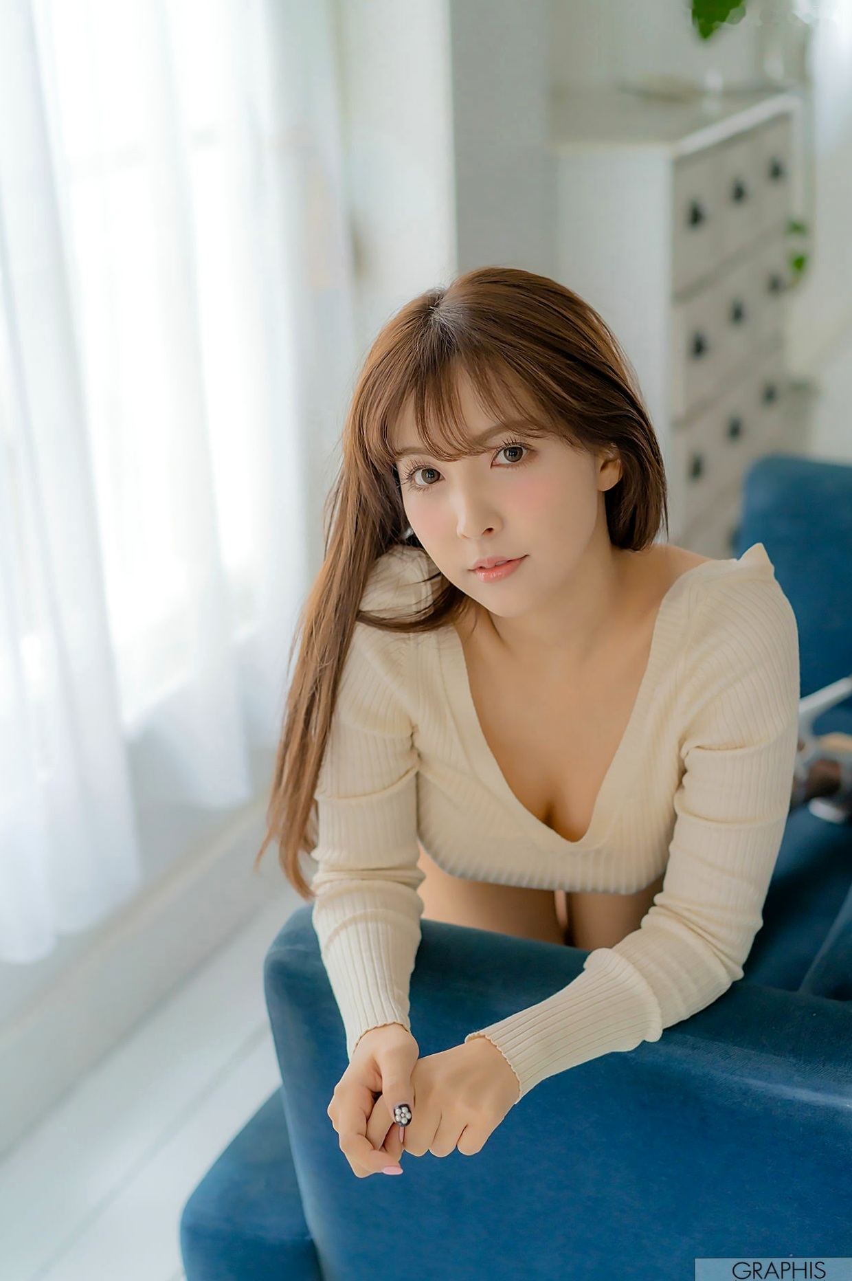 Gallery - Graphis_三上悠亜《Sweet Smile》写真集，性感内衣与时尚礼服诱惑，日本女神绝美诱人美图日本性感诱惑女神内衣 三上悠亚女神私房照_秀色女神 - image 23
