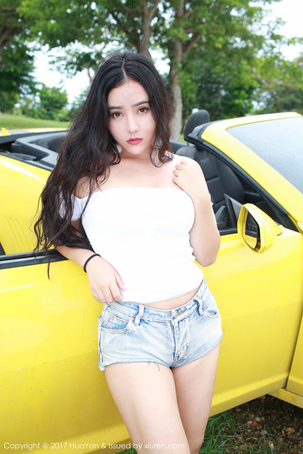 双马尾美人玛鲁娜 开背毛衣与蜜桃臀