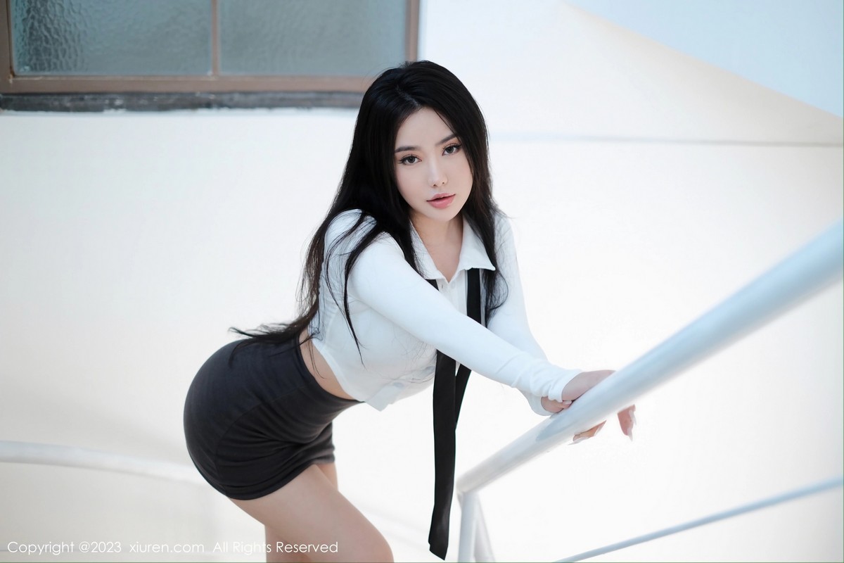 [XiuRen]高清写真图 2023.04.11 No.6553 玛鲁娜Manuela 美臀短裙