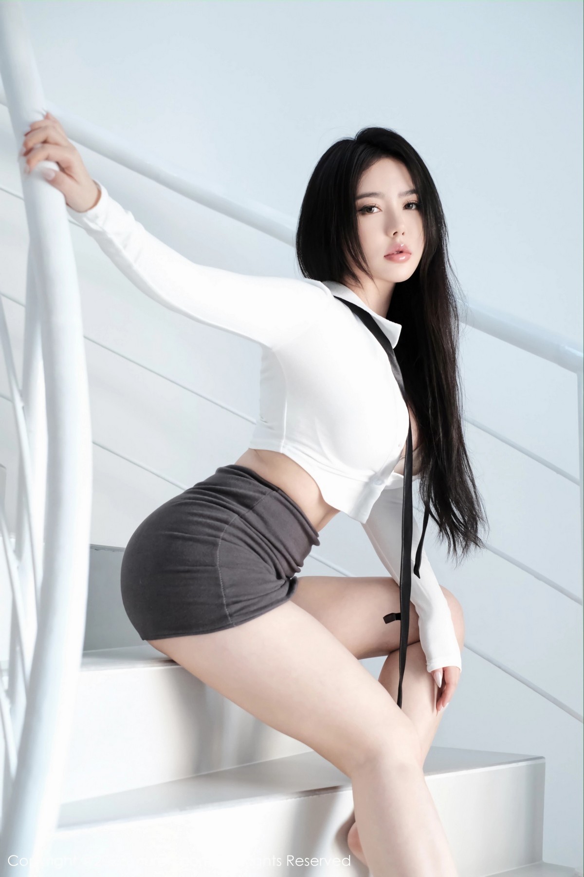 [XiuRen]高清写真图 2023.04.11 No.6553 玛鲁娜Manuela 美臀短裙