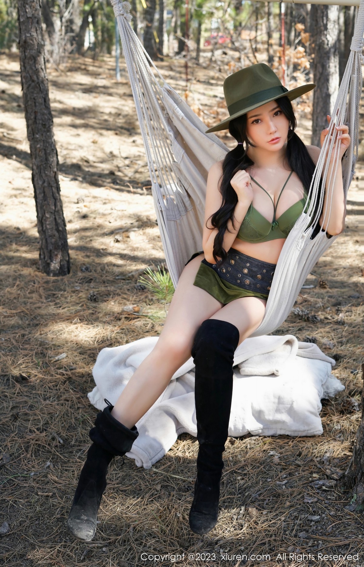 [XiuRen]高清写真图 2023.06.13 No.6902 玛鲁娜Manuela 牛仔装美臀
