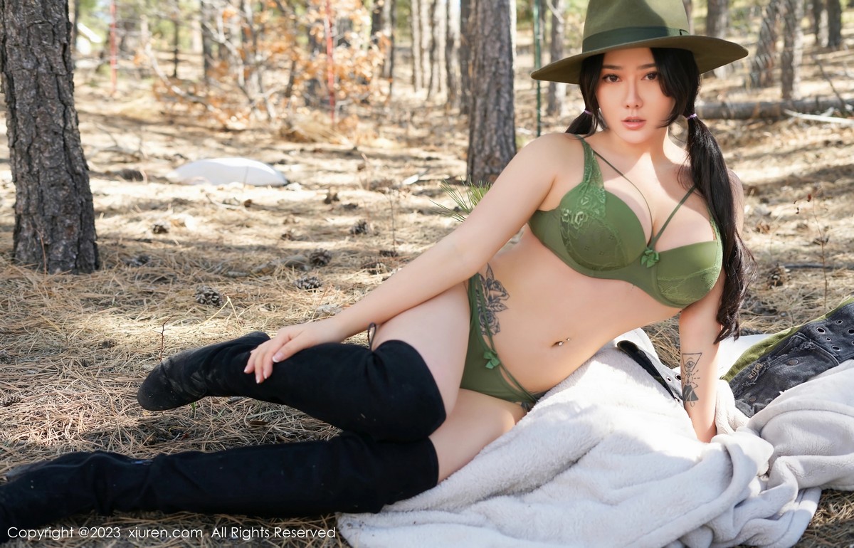[XiuRen]高清写真图 2023.06.13 No.6902 玛鲁娜Manuela 牛仔装美臀