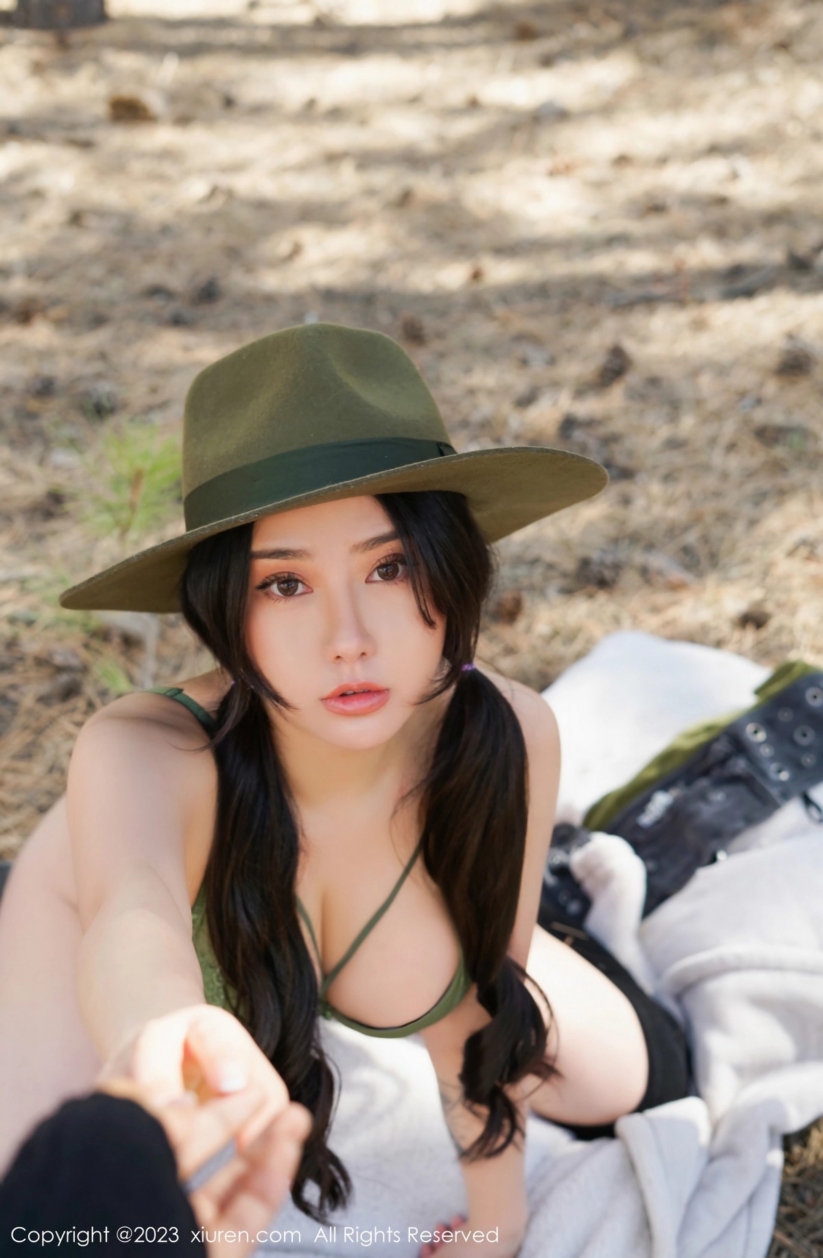 [XiuRen]高清写真图 2023.06.13 No.6902 玛鲁娜Manuela 牛仔装美臀