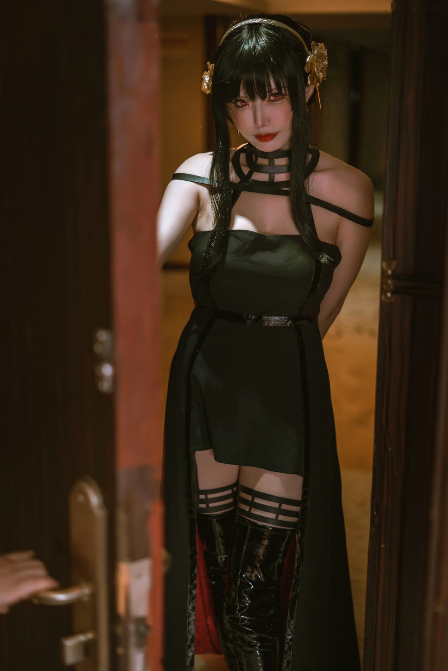 Gallery - 夏小秋秋秋-091-间谍过家家约尔·福杰Cosplay，冷艳杀手礼服私房写真，无圣光大尺度演绎角色扮演私房照诱惑气质大尺度 夏小秋女神私房照_秀色女神 - image 23