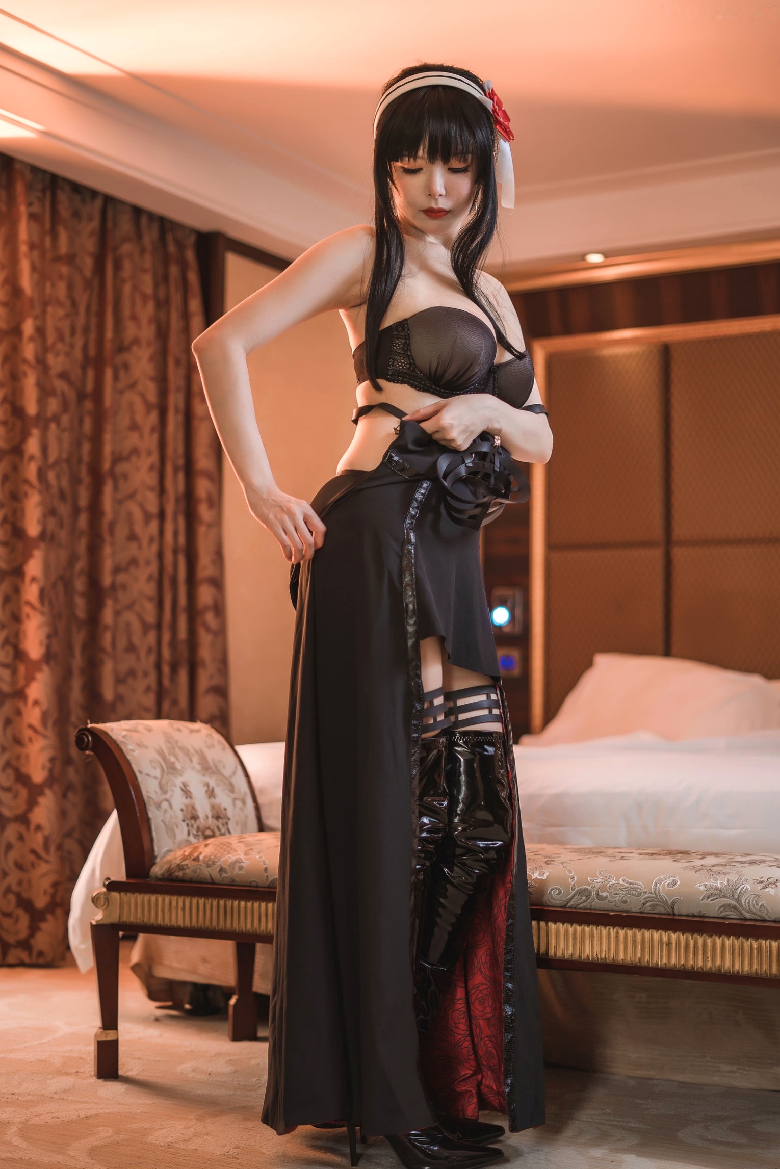 Gallery - 夏小秋秋秋-091-间谍过家家约尔·福杰Cosplay，冷艳杀手礼服私房写真，无圣光大尺度演绎角色扮演私房照诱惑气质大尺度 夏小秋女神私房照_秀色女神 - image 30
