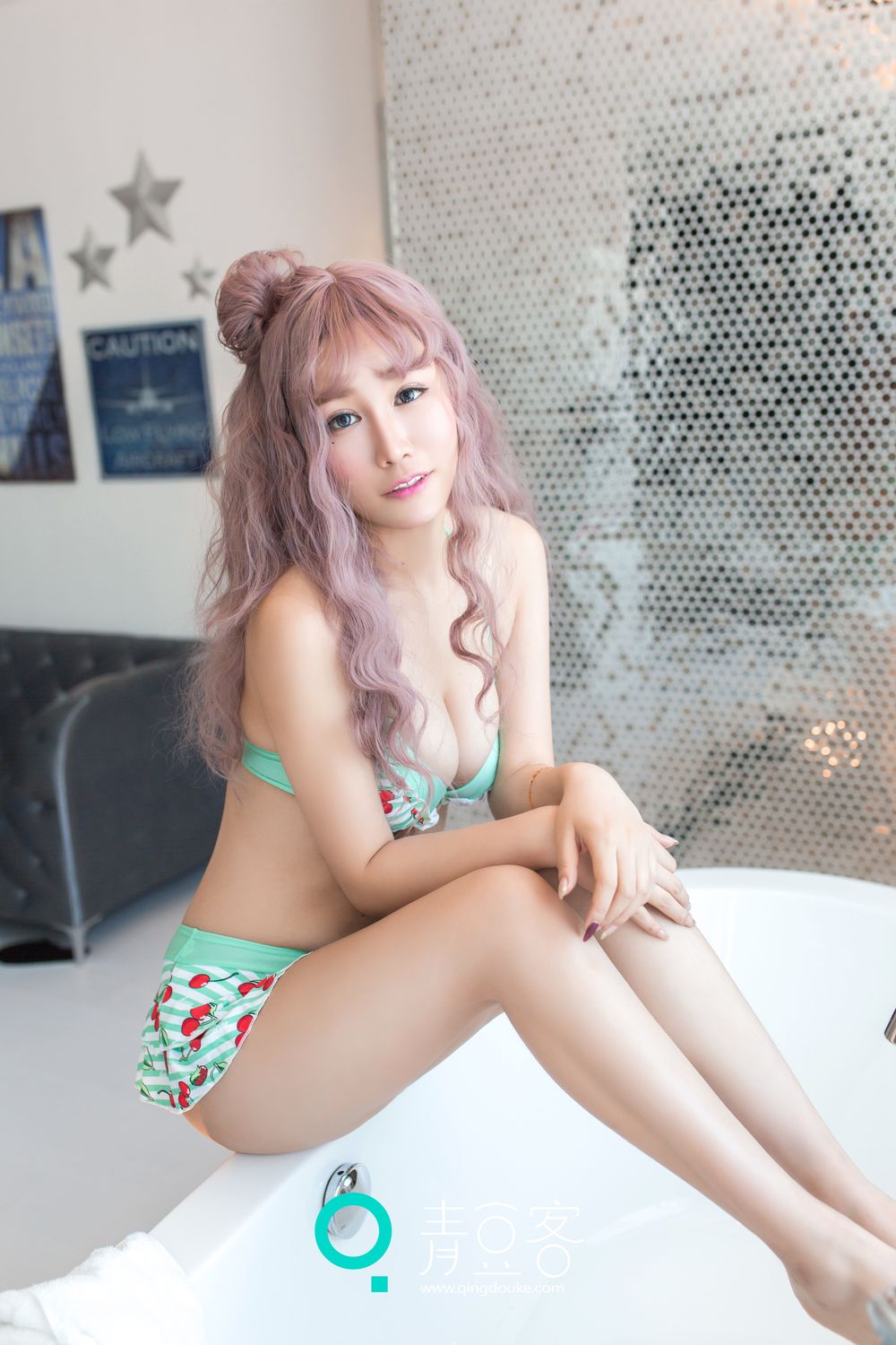 美昕Yumi [青豆客QingDouKe]高清写真图2016-12-11 花色比基尼写真图