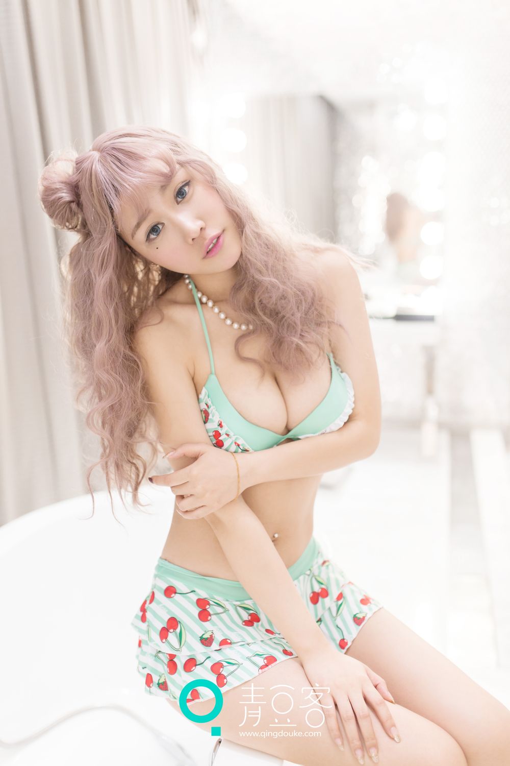 美昕Yumi [青豆客QingDouKe]高清写真图2016-12-11 花色比基尼写真图