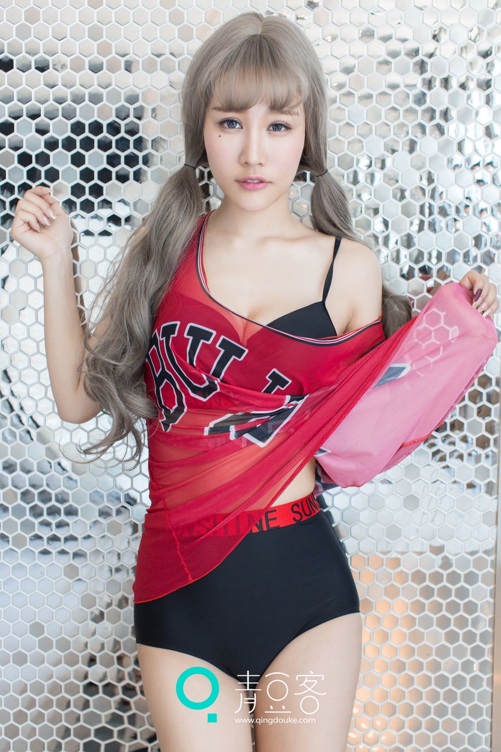 美昕Yumi [青豆客QingDouKe]高清写真图2016-12-11 花色比基尼写真图