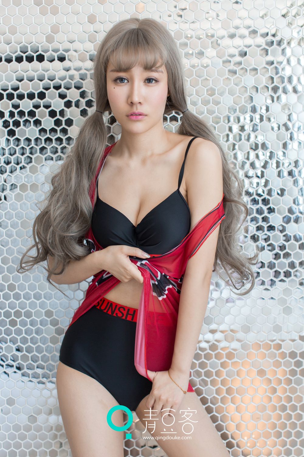 美昕Yumi [青豆客QingDouKe]高清写真图2016-12-11 花色比基尼写真图