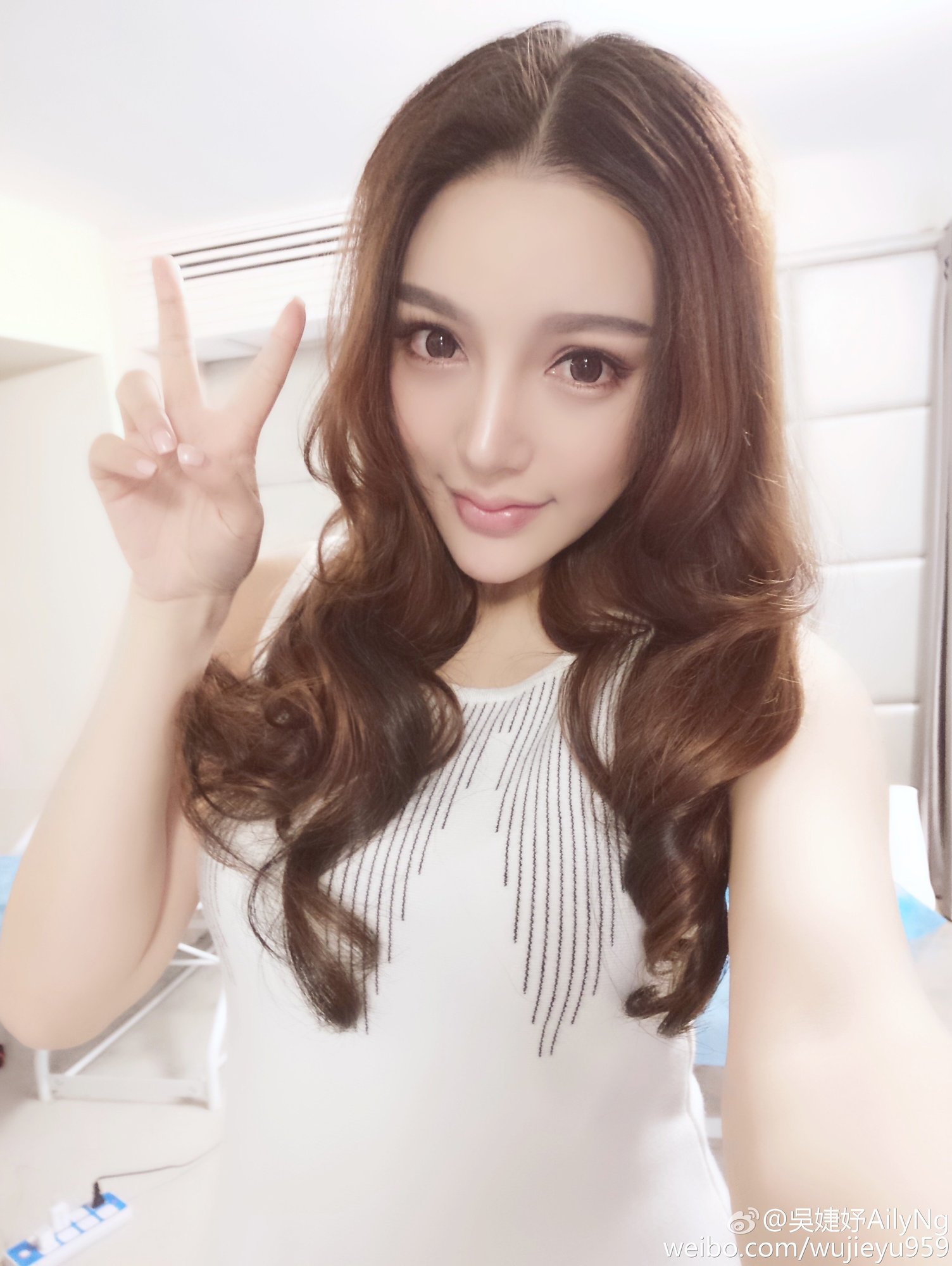 吴婕妤AilyNg 纯天然巨咪微博私房照诱惑写真图